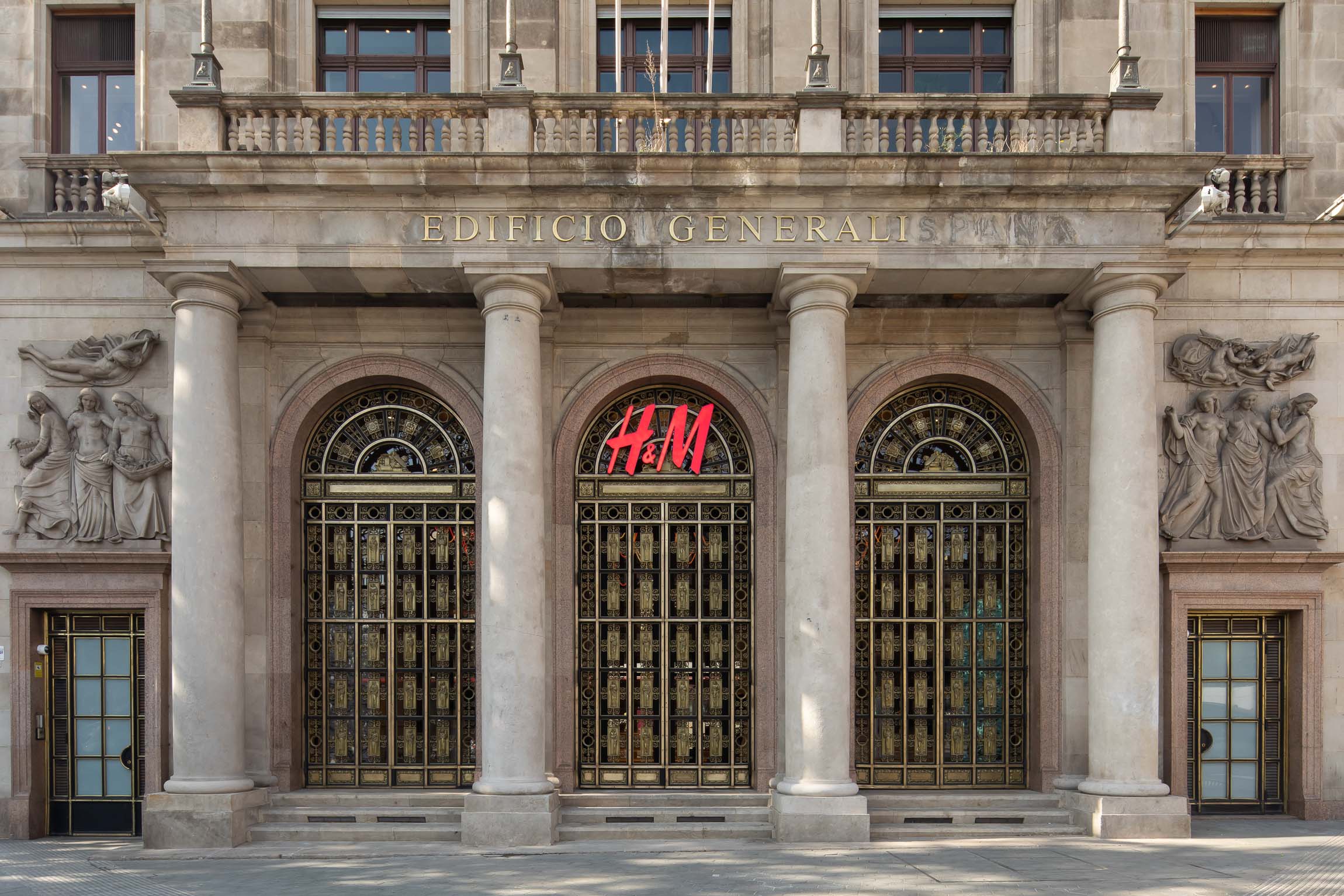 H&M revoluciona la moda con su renovada flagship en Barcelona