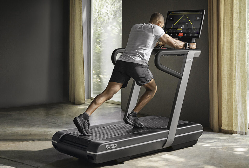 Technogym presenta Technogym RUN, la primera cinta de correr para cardio, fuerza y potencia