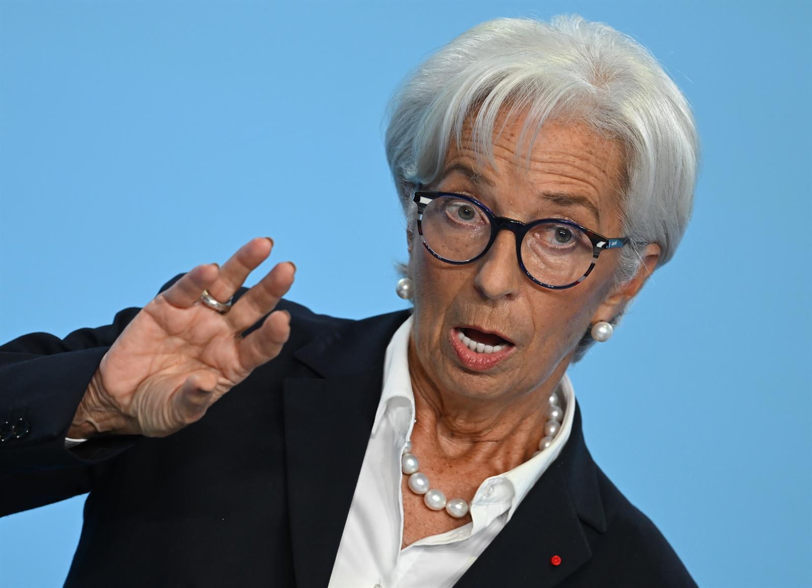 Lagarde asegura que el BCE no está haciendo una pausa y aún quedan subidas de tipos por delante