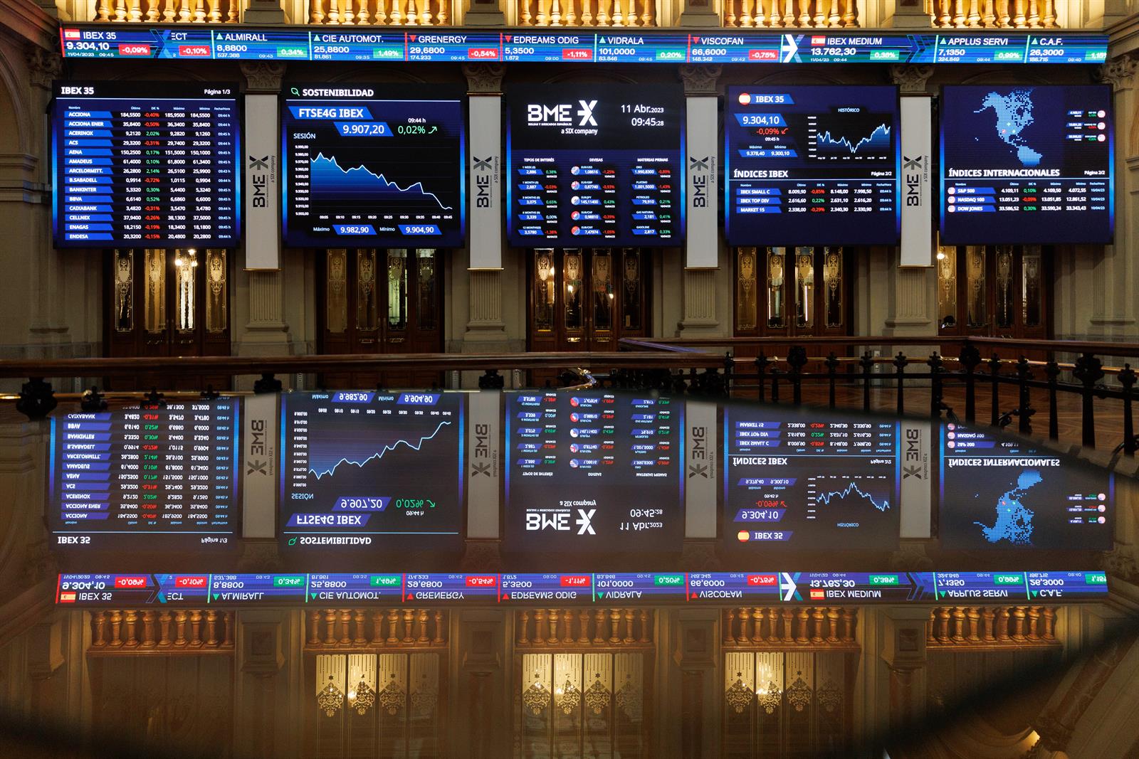 El Ibex 35 cae un 0,65% en la media sesión y se aferra a los 9.100, con Grifols subiendo más de un 9%