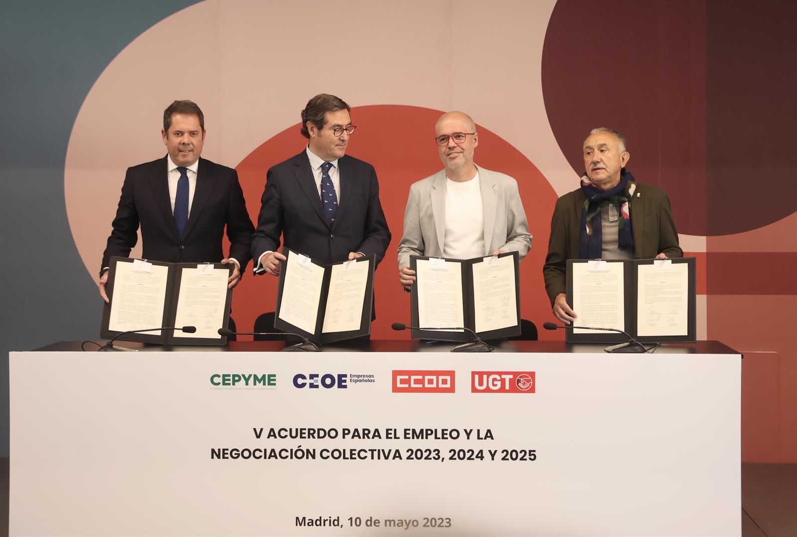 El BOE publica el pacto de convenios firmado por sindicatos y empresarios para el periodo 2023-2025