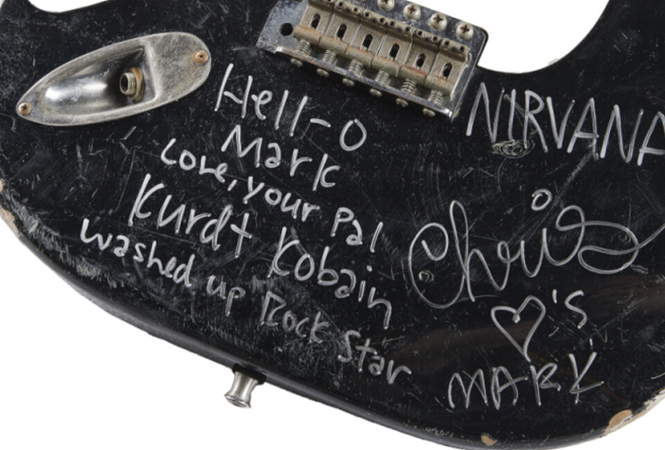 La guitarra destrozada por Kurt Cobain (Nirvana) fue subastada por más de 550.000 euros