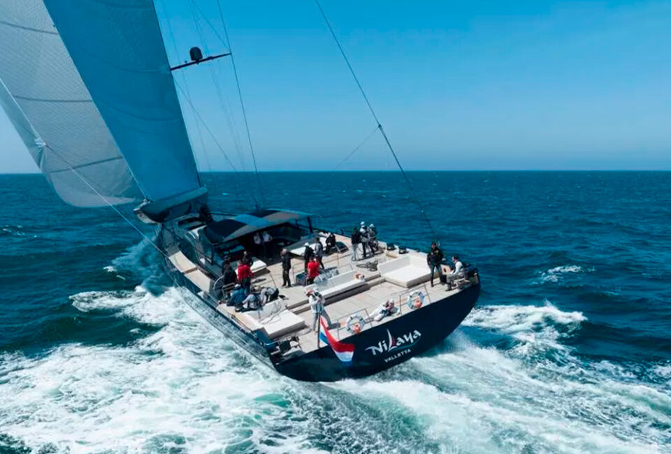 Royal Huisman bautiza en Ámsterdam su nuevo superyate de vela de alto rendimiento