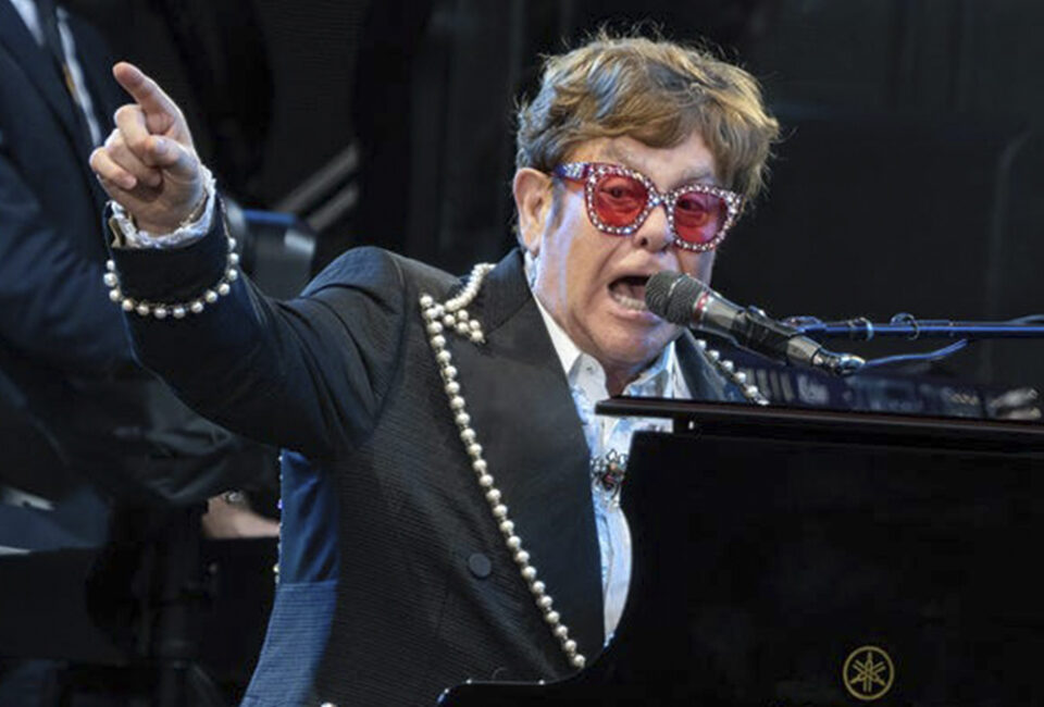 Fotogalería | Elton John subasta 900 objetos personales