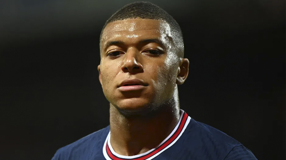 Mbappé recibe un ultimátum del PSG: firma un nuevo contrato este verano o se marcha