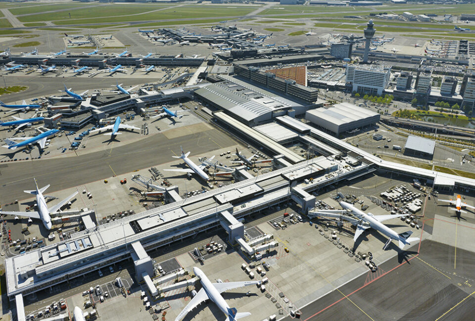 Ámsterdam frena. ¿Le seguirán otros aeropuertos?