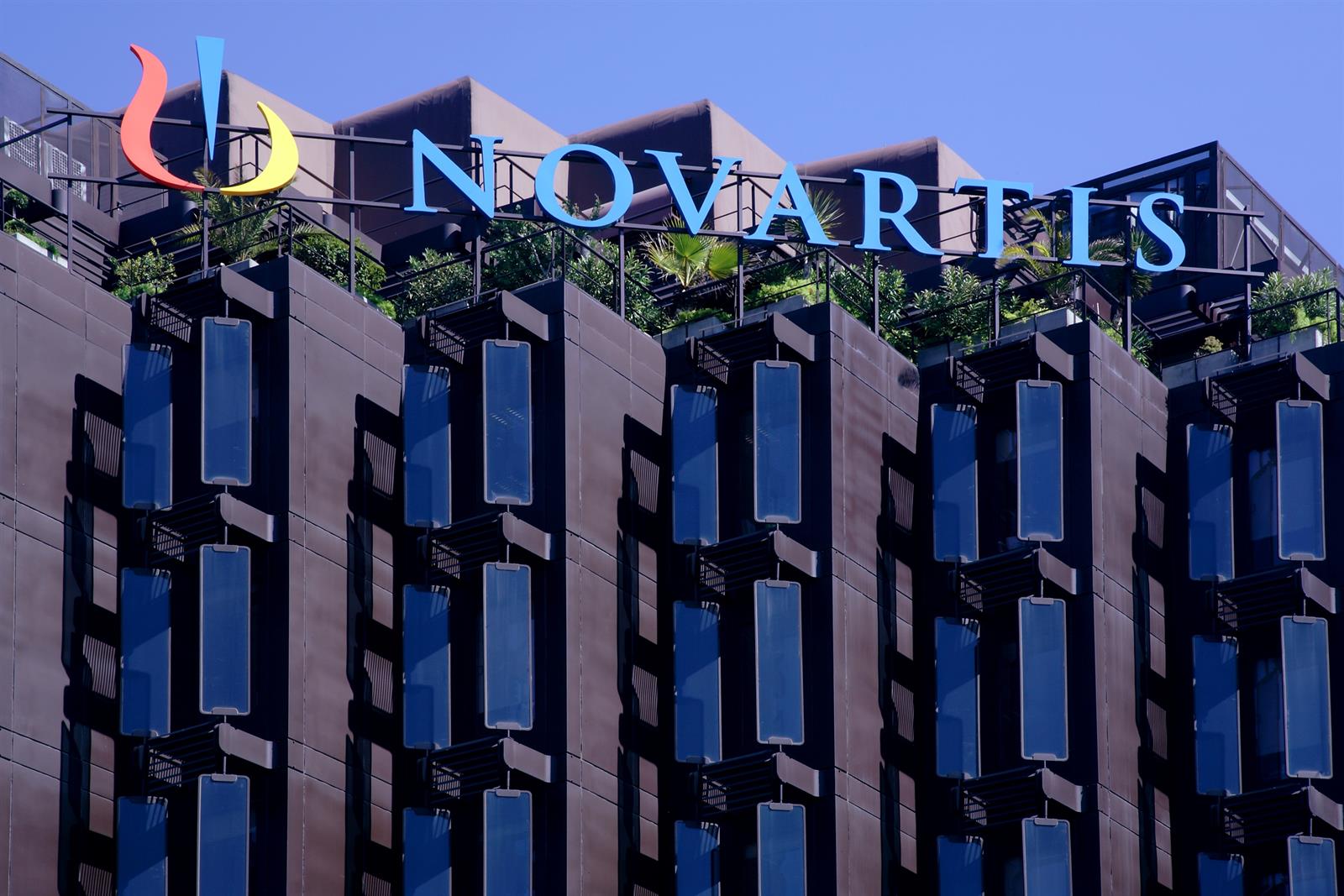 Novartis gana un 17,8% más hasta junio, mejora previsiones y recomprará más de 13.000 millones en acciones