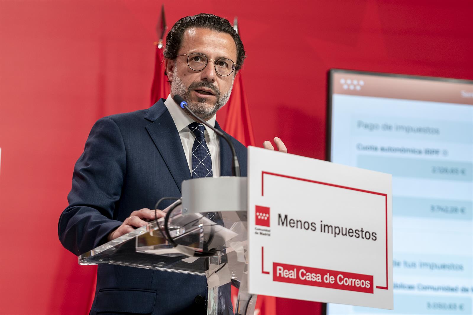 La Cámara de Comercio otorga a Lasquetty su Medalla de Honor por su labor como exconsejero de la Comunidad