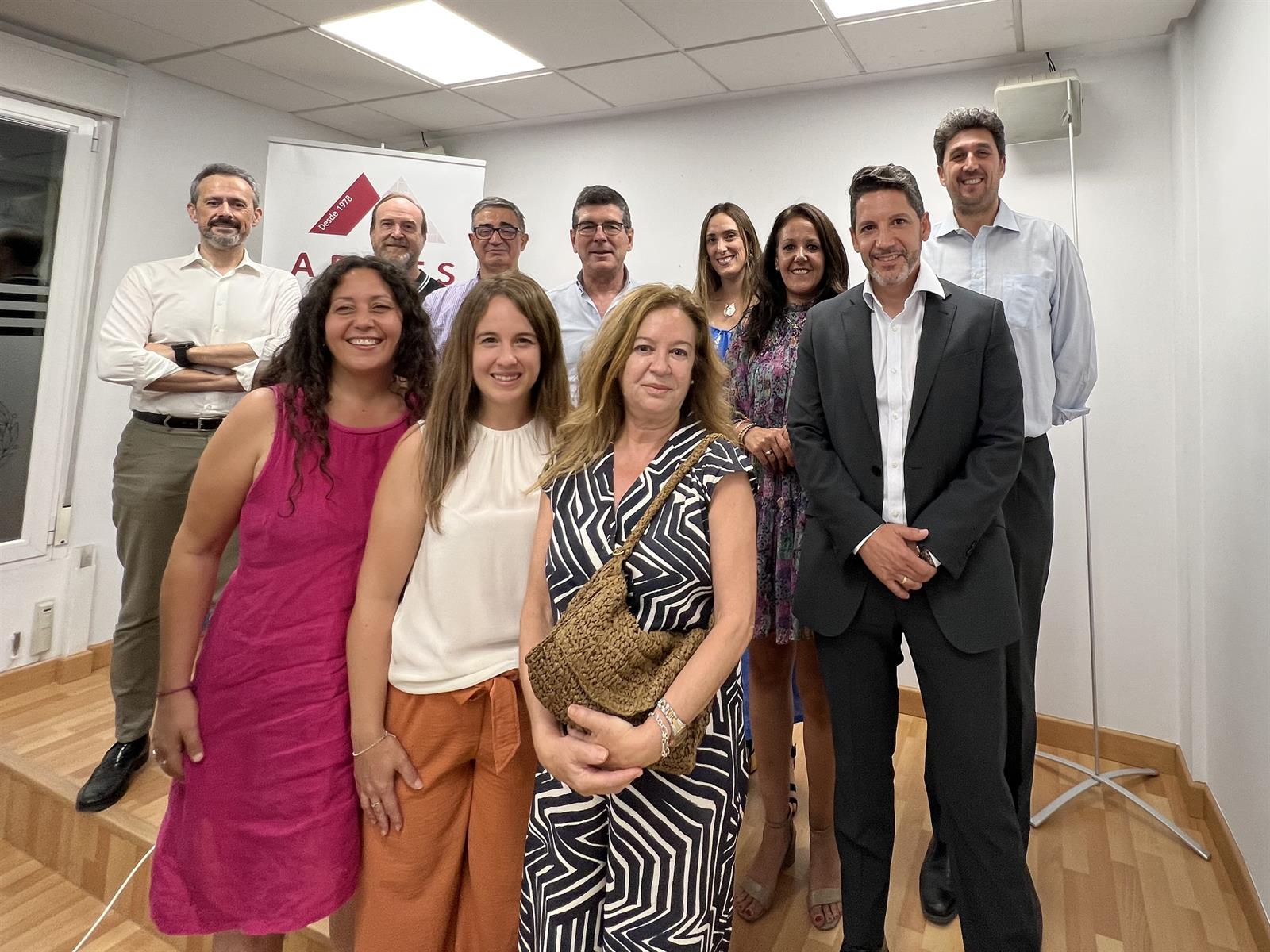 La patronal Aemes firma convenio de mediación de seguros privados con un alza salarial del 12,75% hasta 2026