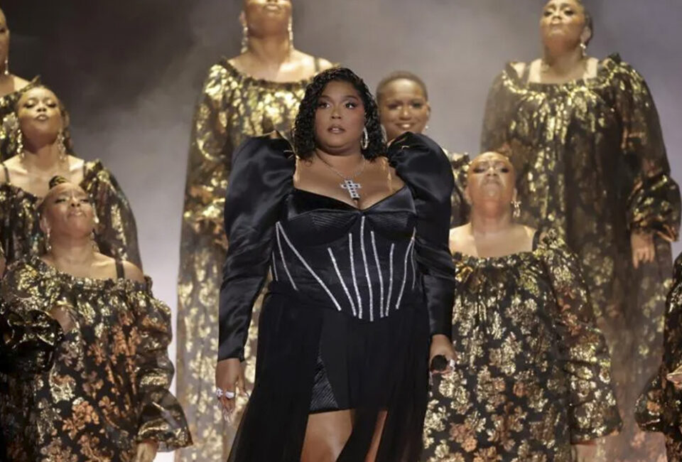 Lizzo no es la primera: seis artistas que han sido demandados por sus empleados