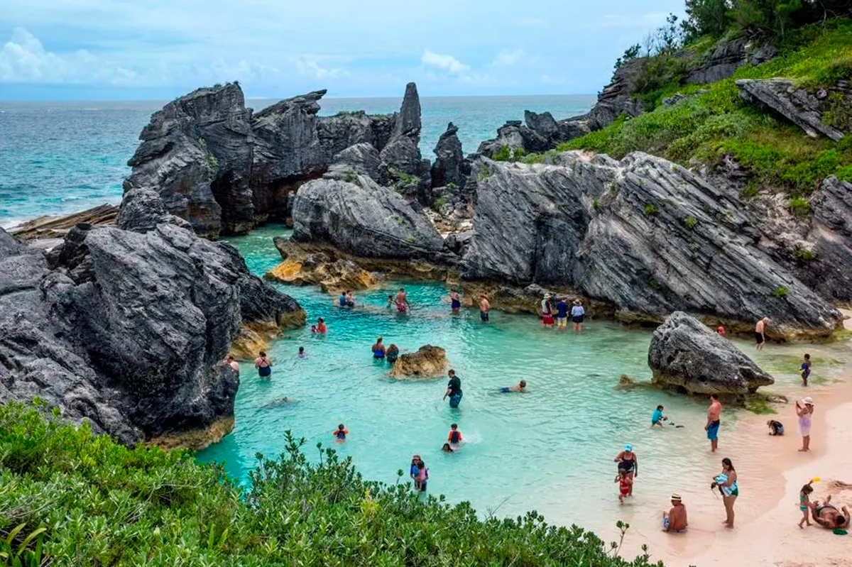 Estas son las ocho playas de arena rosa más espectaculares del mundo (y ...