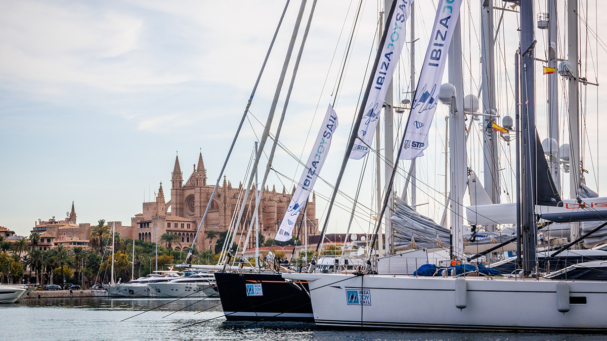 La Ibiza JoySail arranca con la mirada puesta en un nuevo récord entre Palma e Ibiza