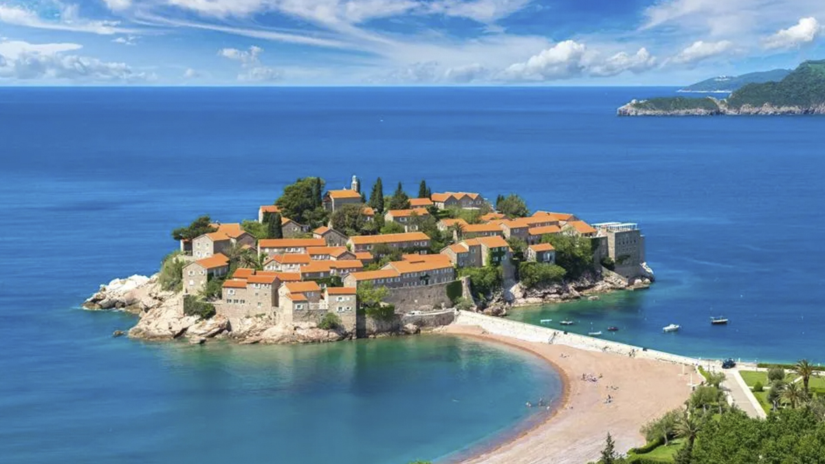 La costa del sol, entre los cinco mejores lugares para comprar inmuebles baratos en todo el mundo, según Forbes USA