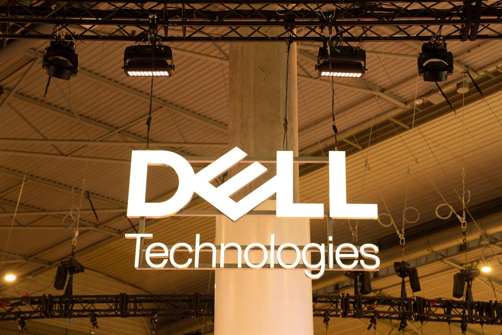 Dell se dispara en bolsa más de un 22% tras unos resultados del segundo trimestre mejor de lo esperados