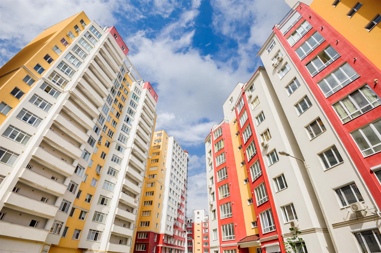 El precio de la vivienda sube un 0,62% en agosto y casi un 7% en el último año, según pisos.com
