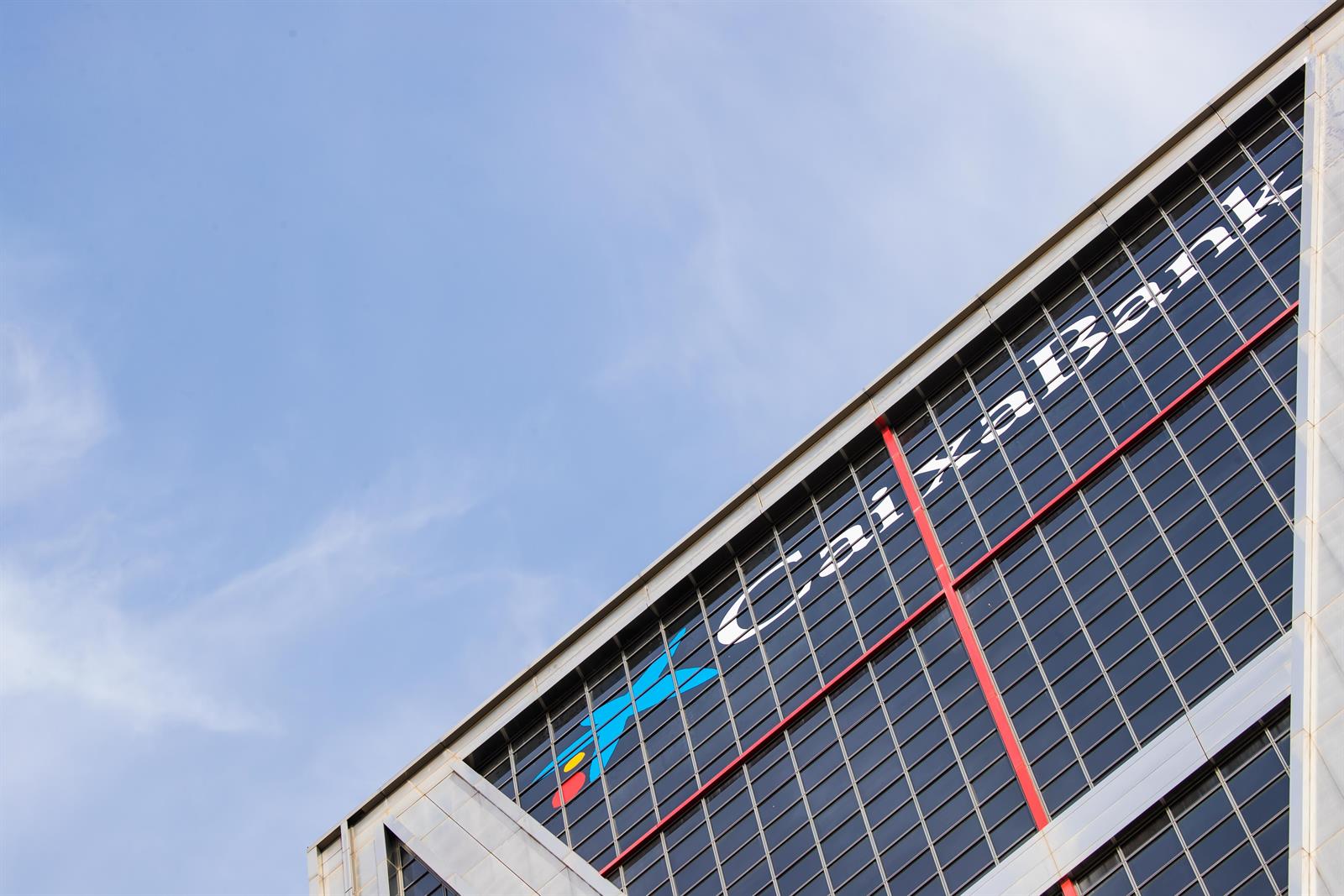 CaixaBank coloca su primer doble tramo en dólares por 2.000 millones