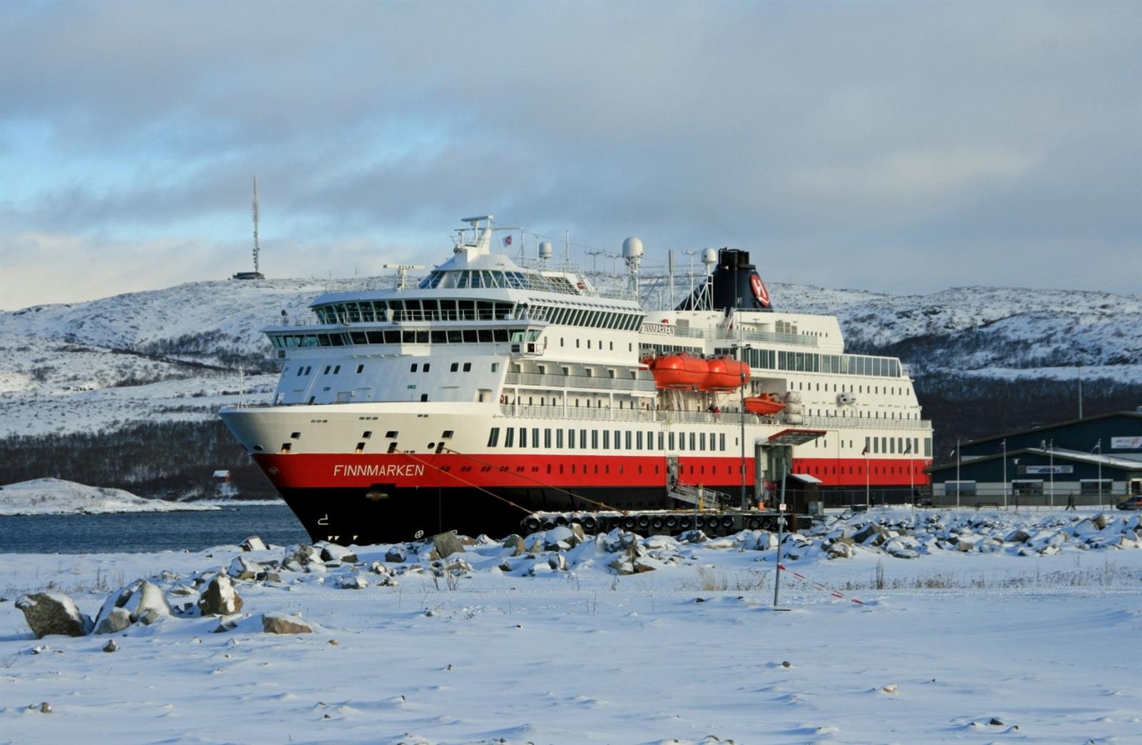 La compañía de cruceros de expedición Hurtigruten Expeditions cambia su nombre a HX