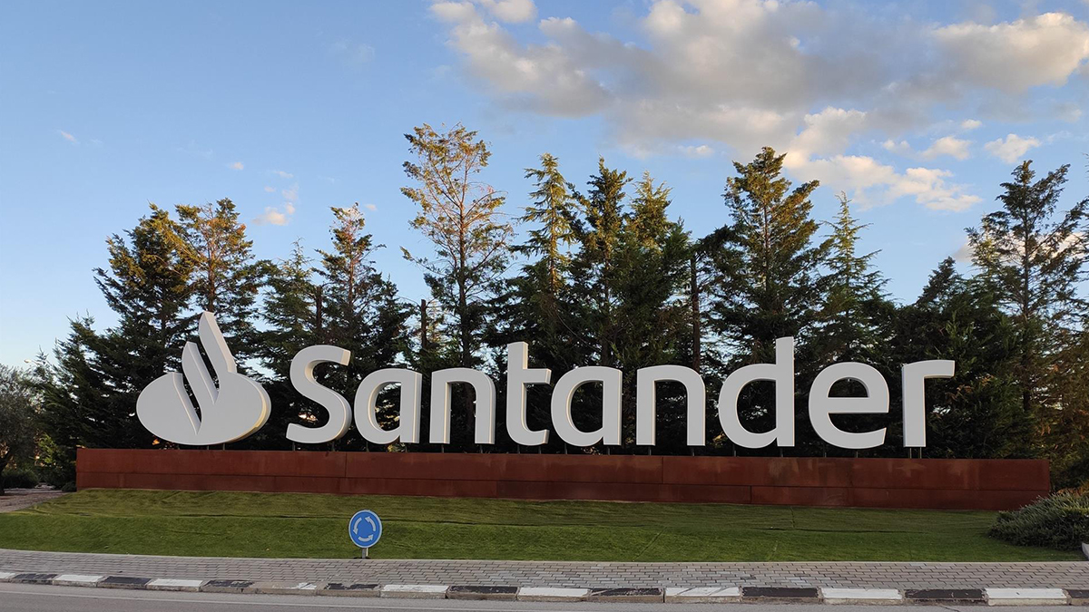 Banco Santander incrementa un 39% el dividendo, hasta 0,81 euros por acción, e iniciará un programa de recompra