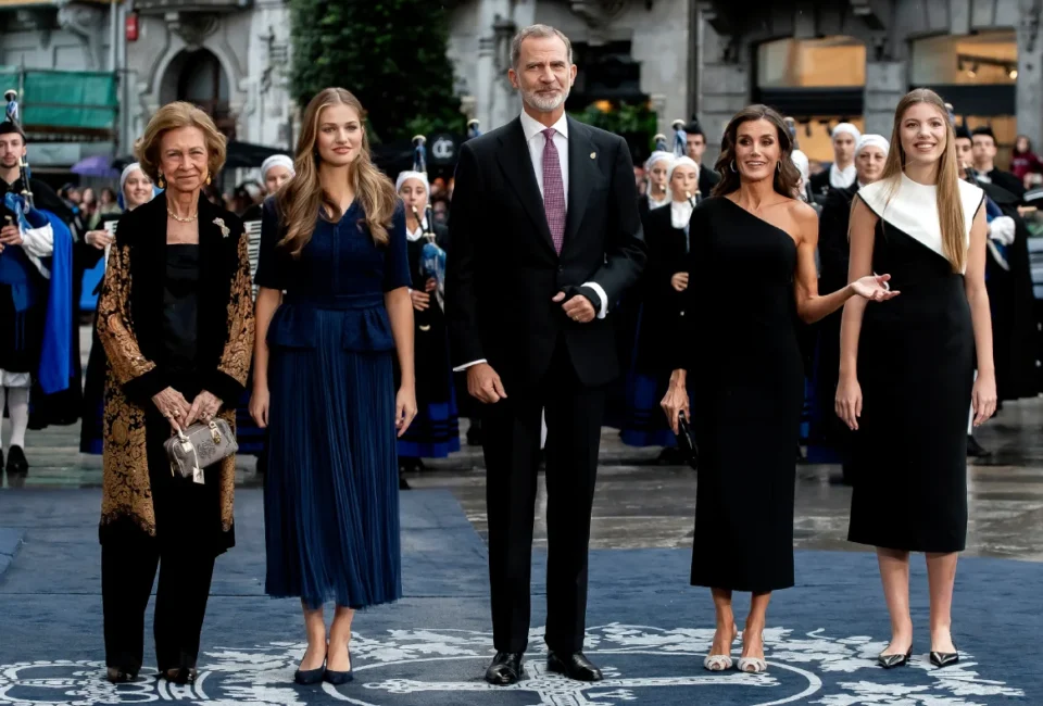 Los guiños del look de Leonor en los Princesa de Asturias y otras claves de la ceremonia