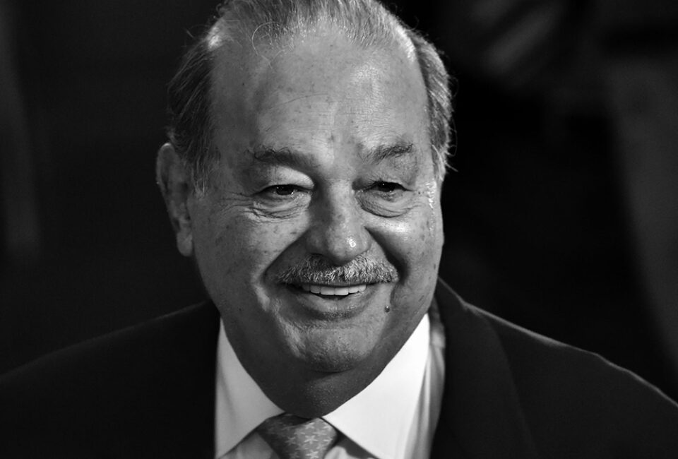 Hombre del día: el empresario Carlos Slim, Premio Enrique V. Iglesias