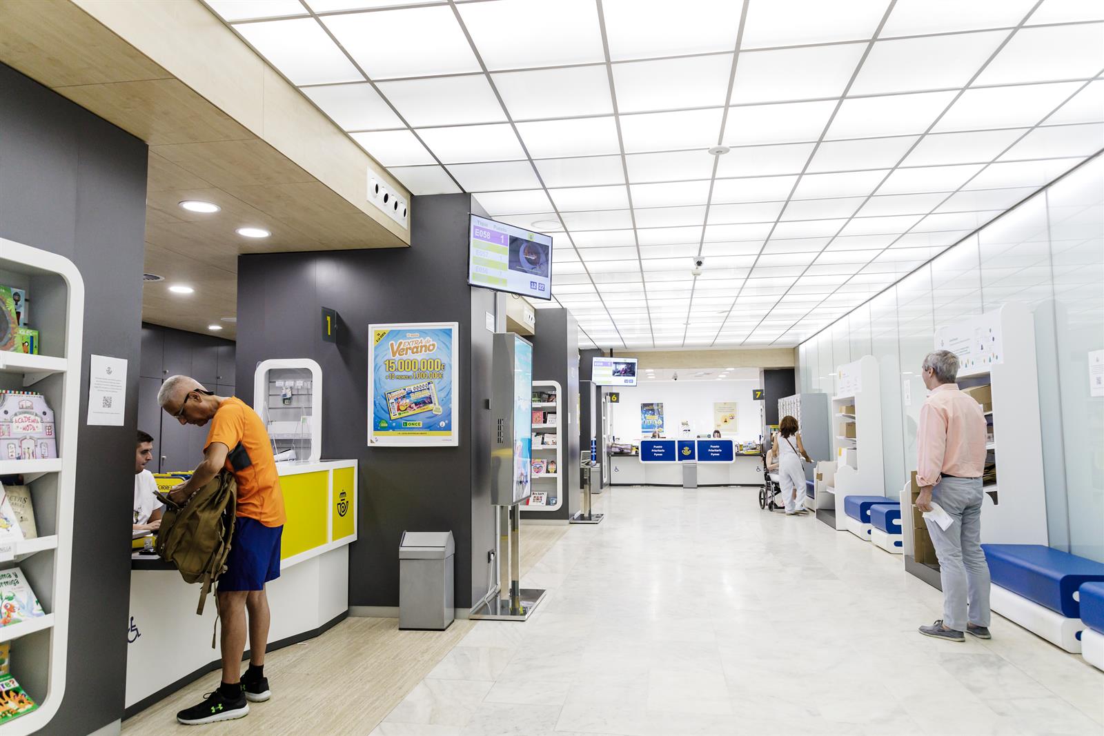 Correos rescinde el contrato de limpieza a la empresa SCT tras las denuncias de UGT