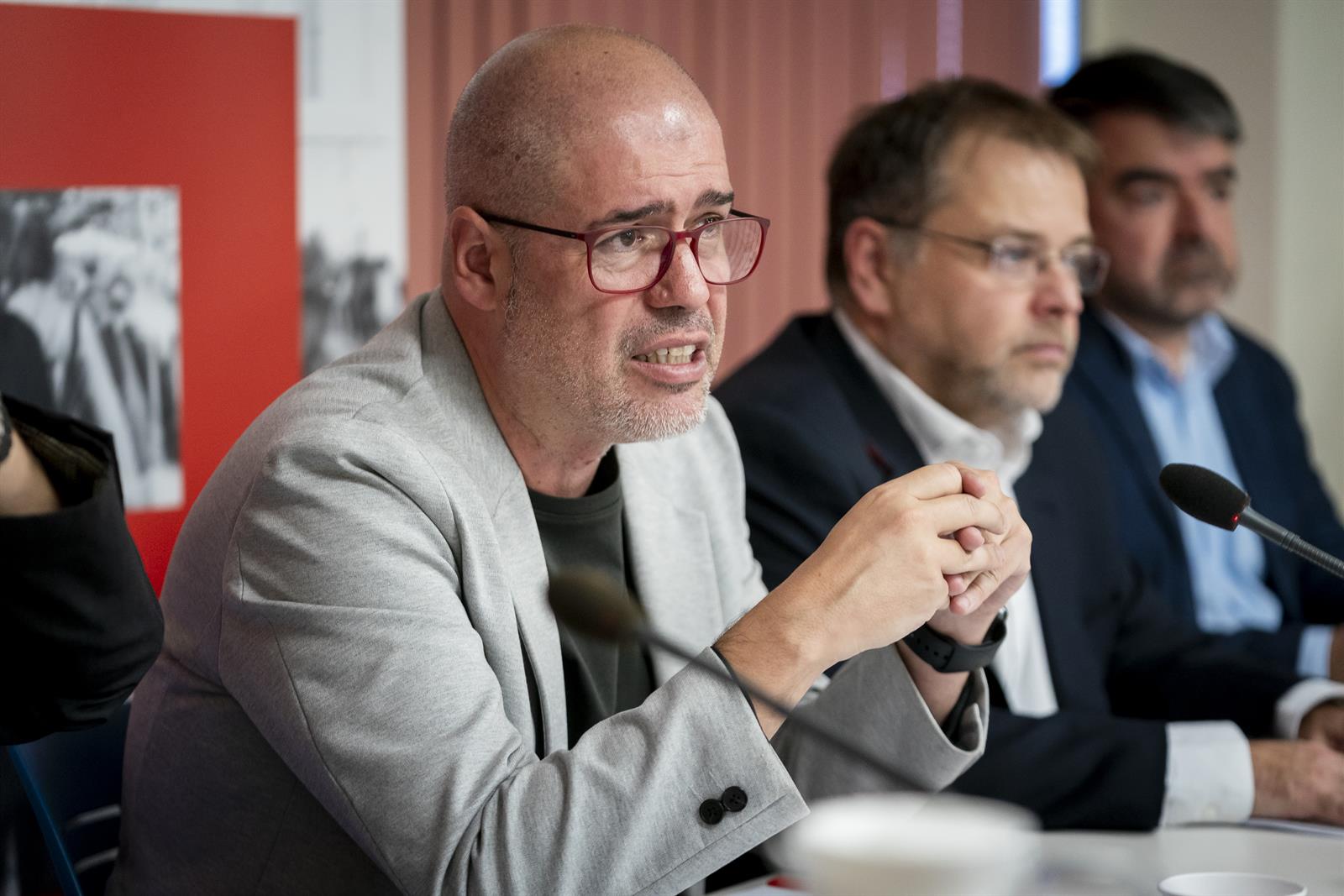 Un tercio de los trabajadores acepta regularmente condiciones laborales que no son legales, según CCOO