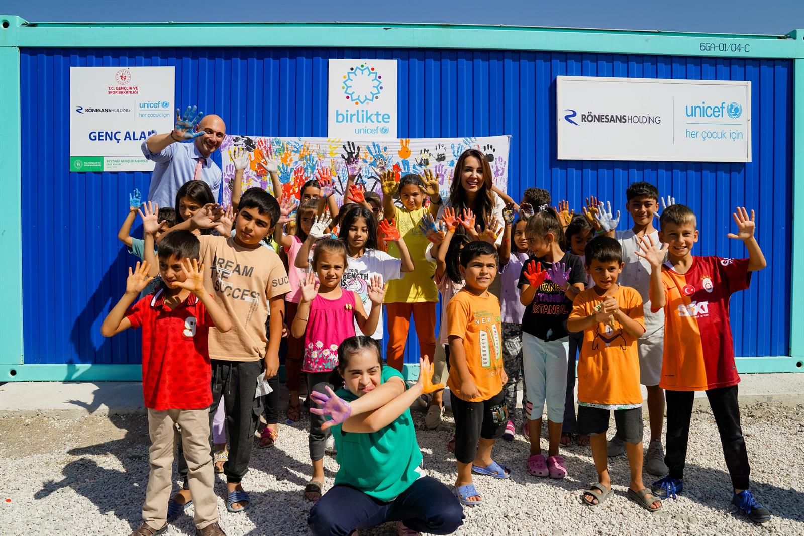 UNICEF y el Grupo Rönesans unieron fuerzas para apoyar a los niños afectados por los terremotos en Türkiye