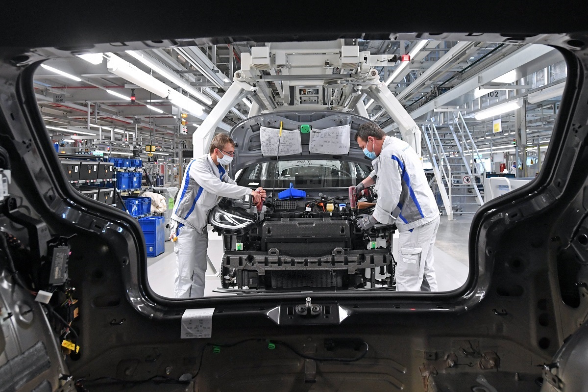 La producción industrial de Alemania moderó al 0,2% su caída en agosto