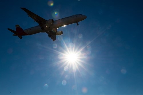 Ingenieros aeronáuticos afirman que eliminar vuelos cortos produciría daños «cuantiosos» para el sector