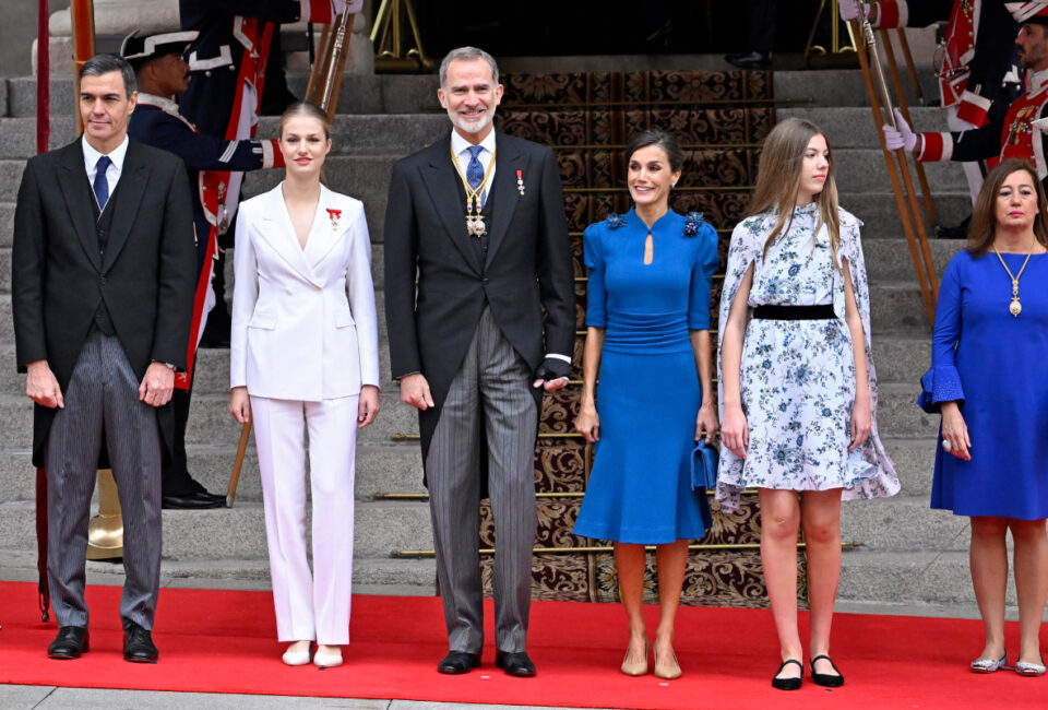 La princesa Leonor recrea el estilismo de la pedida de mano de su madre para la Jura de la Constitución