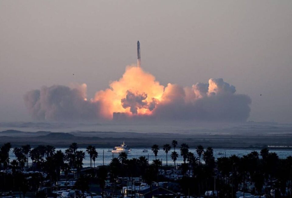 La segunda prueba de vuelo de la nave espacial de SpaceX acaba con otra explosión