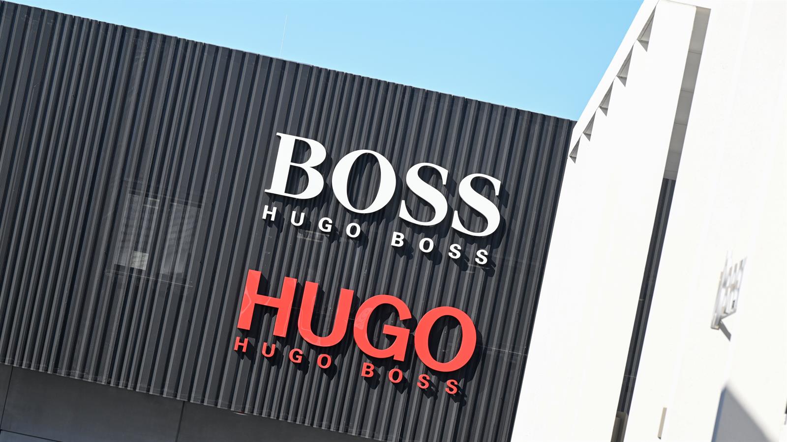 Hugo shop boss facturacion