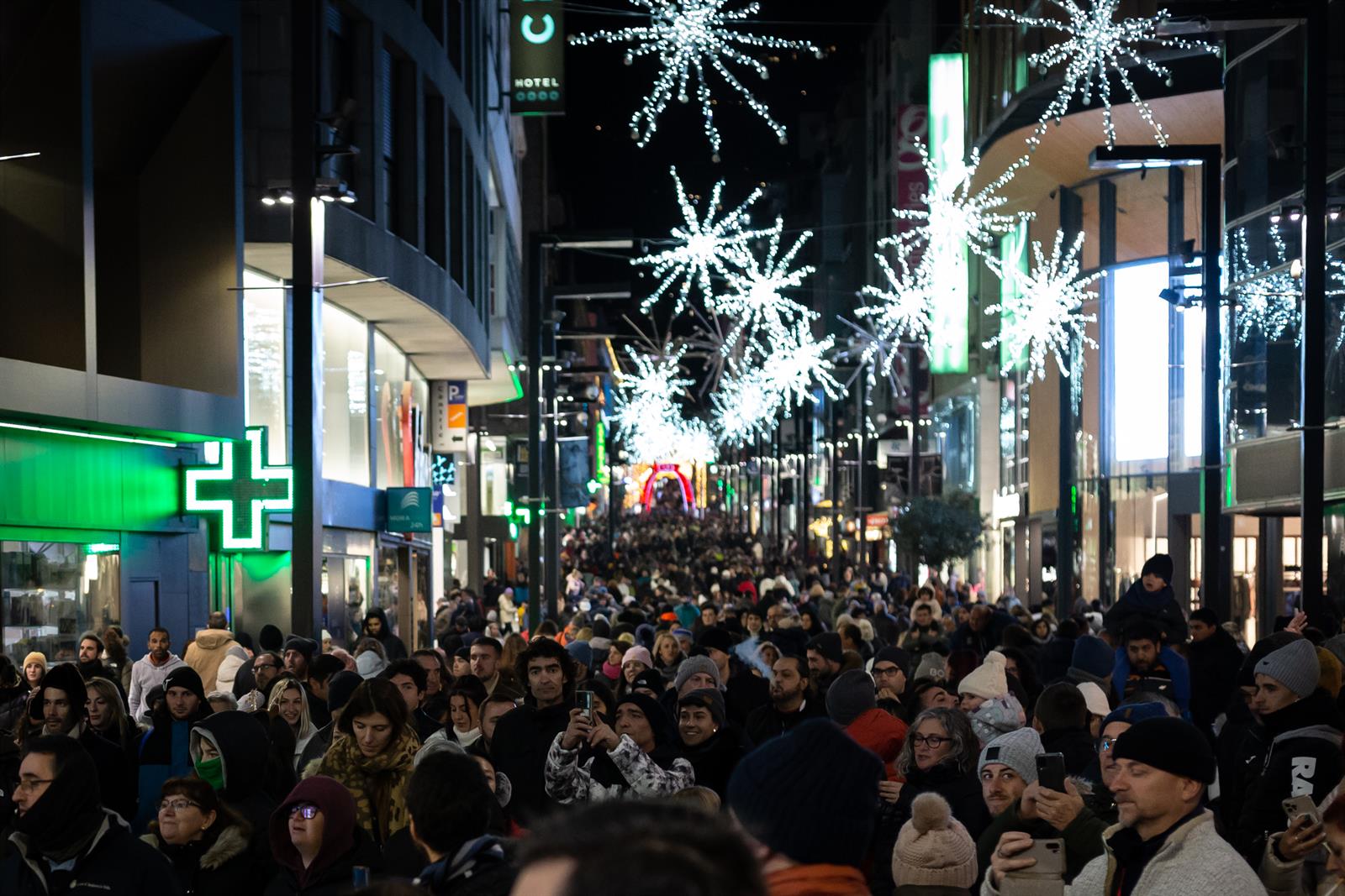 Las familias españolas gastarán una media de 440 euros en la campaña de Navidad, según un estudio