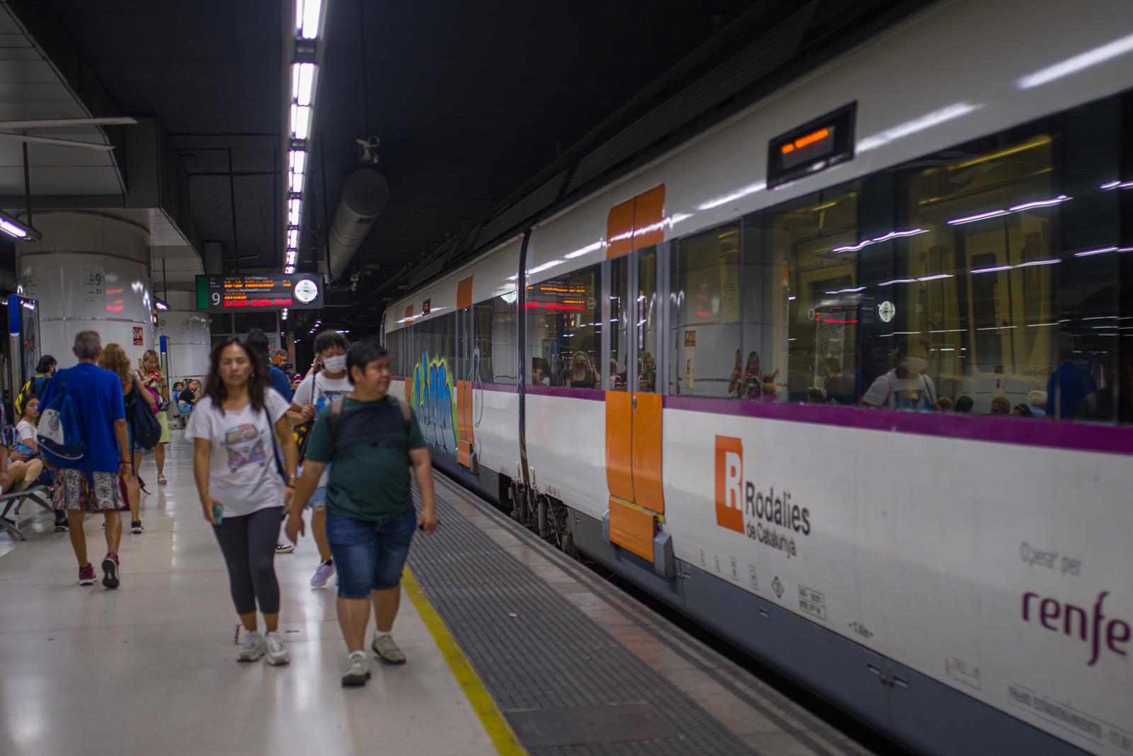 CGT cree que el PSOE y ERC han «traicionado» a los trabajadores con el traspaso de Rodalies