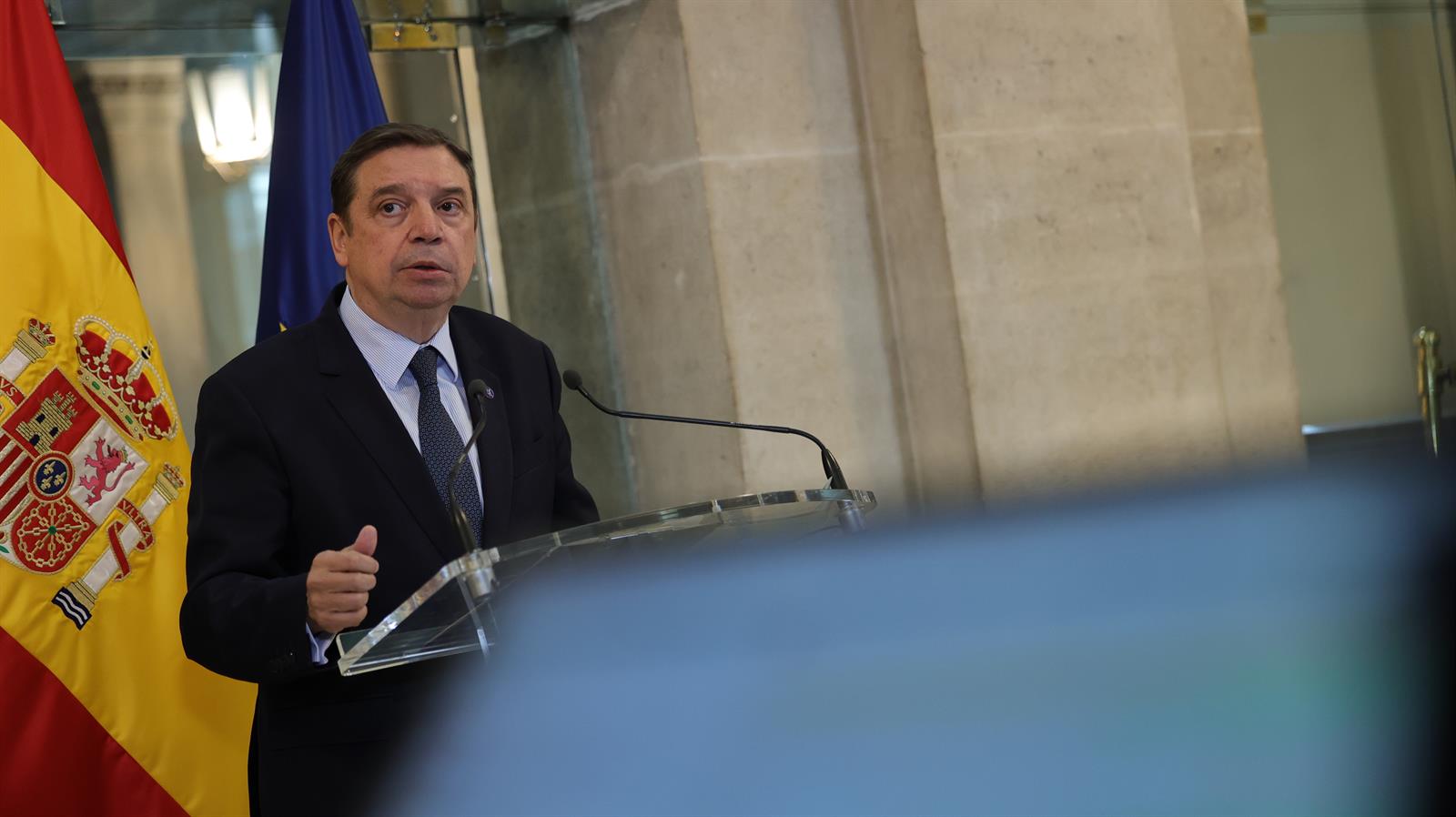 El Gobierno confía en que el precio del aceite baje en 2024 al incrementarse la producción en un 15%