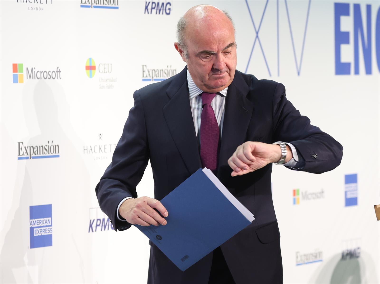 Guindos (BCE) señala a los bancos españoles por «quedarse atrás» a la hora de retribuir los depósitos