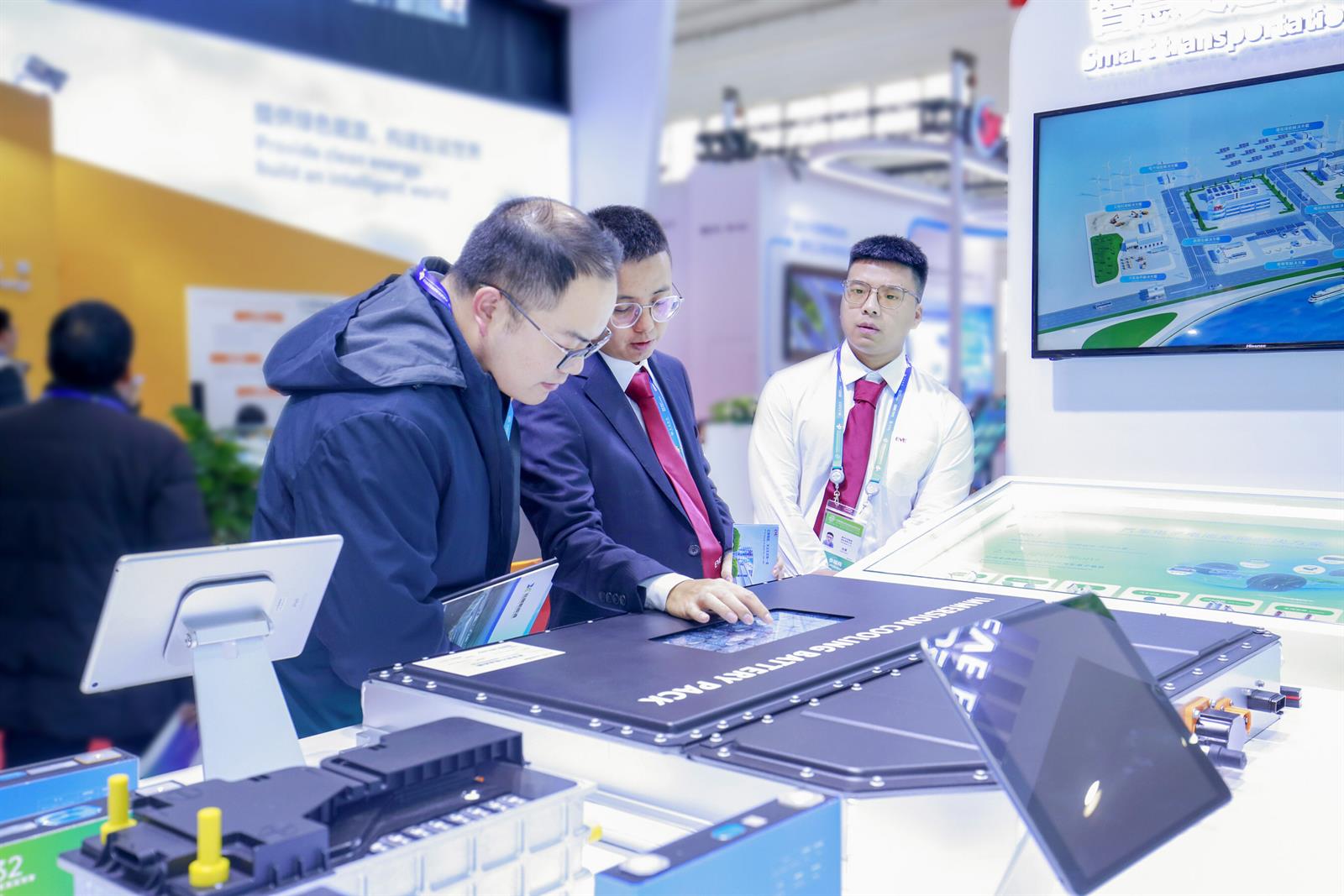 EVE Energy presenta productos de baterías en la Exposición Internacional de la Cadena de Suministro de China