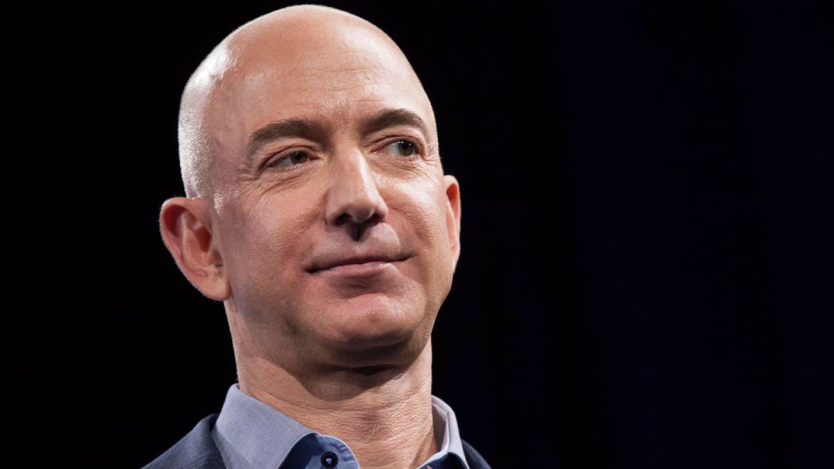 Jeff Bezos cree que los humanos deberían vivir en estaciones espaciales cilíndricas gigantes