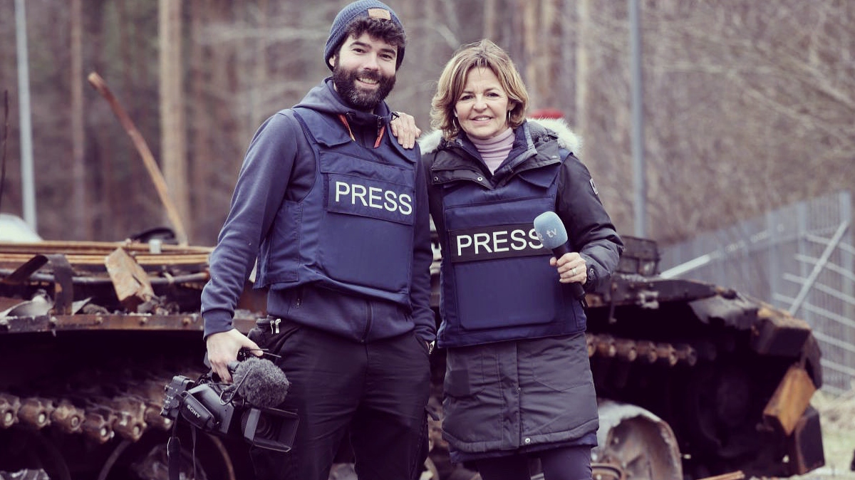 Almudena Ariza, reportera de TVE:  «No pienso demasiado en la muerte pero asumo que voy a zonas de mucho riesgo»