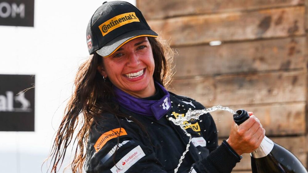 as-es-cristina-guti-rrez-la-primera-espa-ola-en-ganar-el-dakar