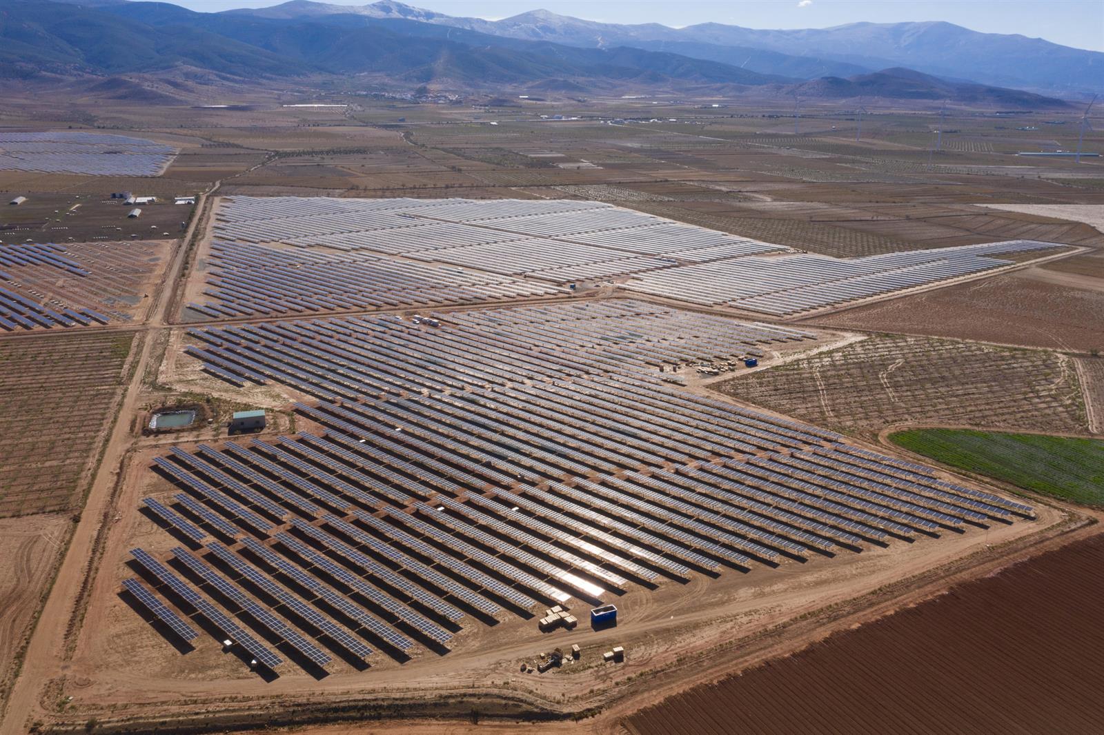 OHLA se adjudica una nueva planta fotovoltaica en Castilla y León por más de 45 millones de euros