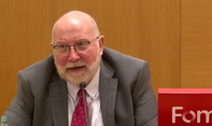 Foment crea un grupo de trabajo para «evitar operaciones especulativas» tras la crisis de Grifols