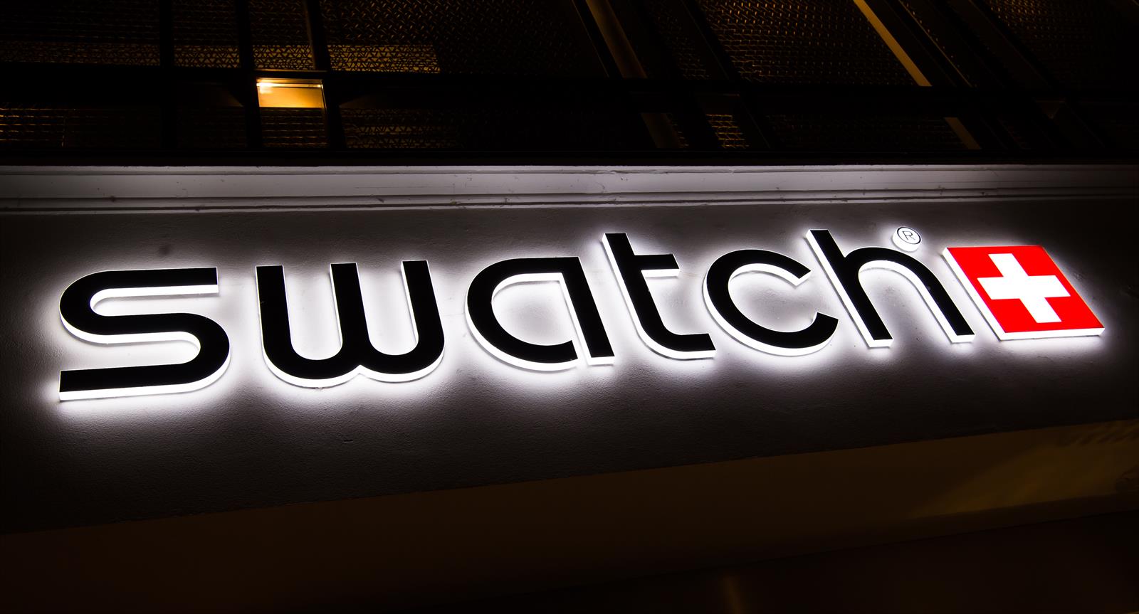 Swatch gana 920,2 millones de euros en 2023, un 7,7% más, y anuncia una mejora en el reparto de dividendos