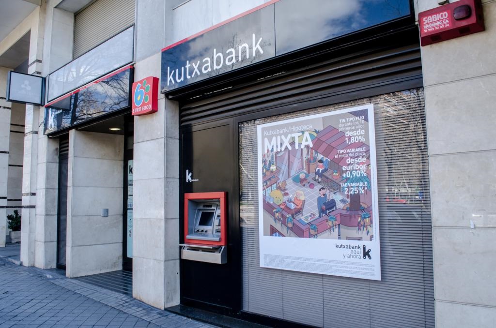 Economía/Finanzas-. Kutxabank sube el sueldo de su plantilla un 5,25% con efecto desde el 1 de enero