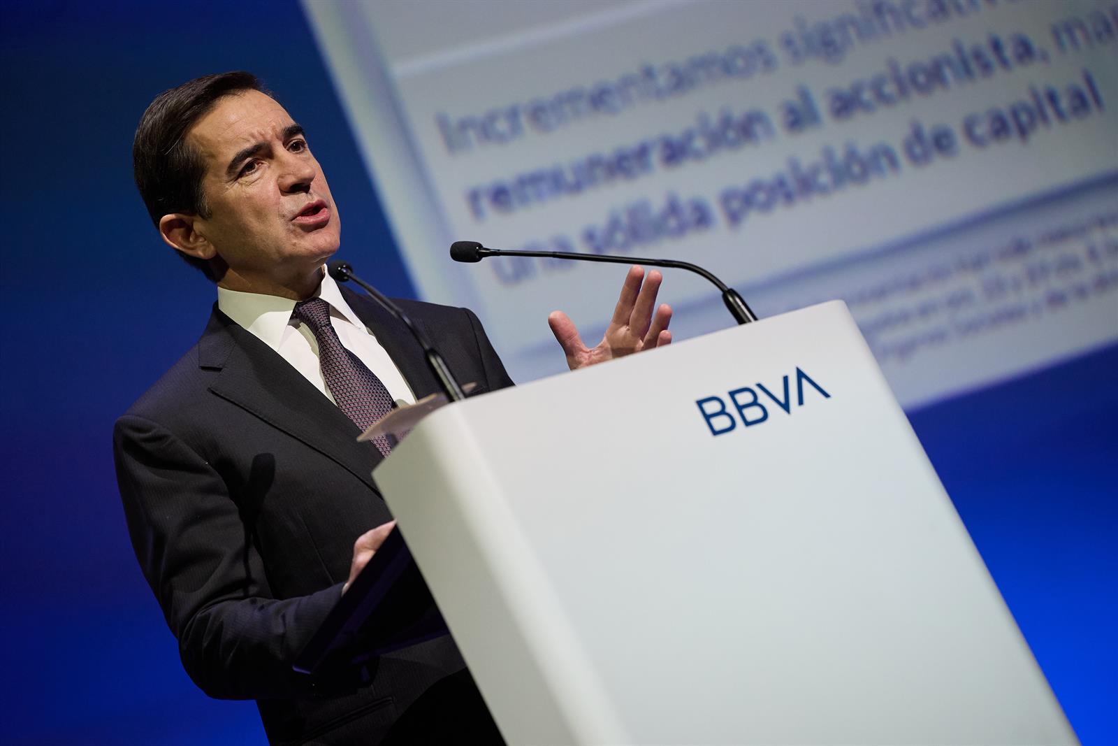 BBVA se siente «cómodo» con la participación que tiene en Telefónica