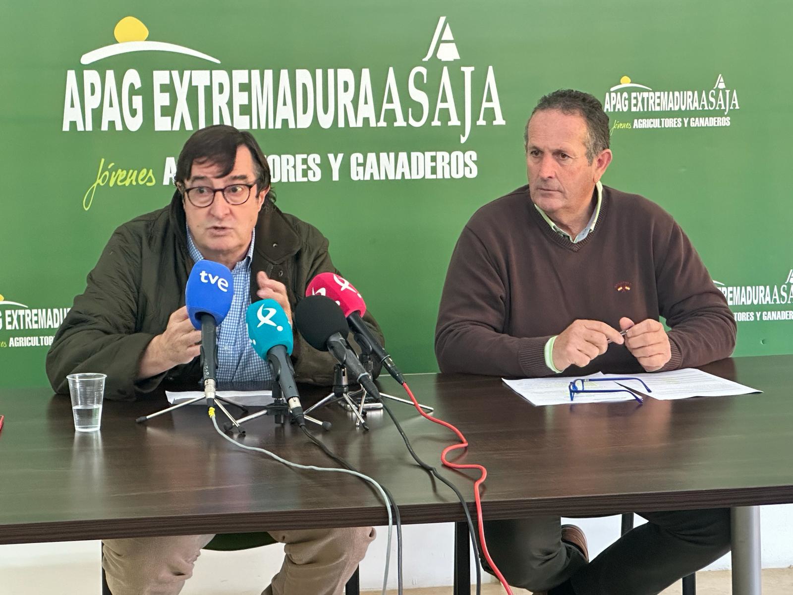 Asaja en Extremadura convoca movilizaciones y cortes de carretera por la «grave crisis» del sector agrario