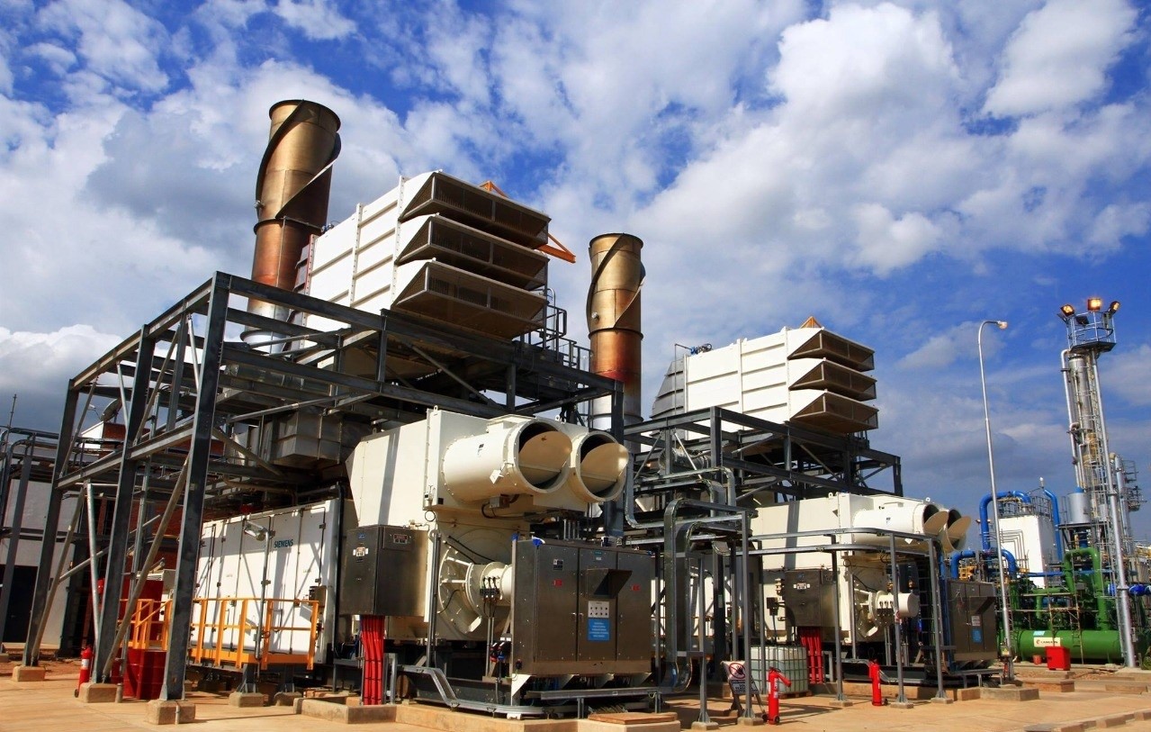 La petrolera estatal boliviana YPFB garantiza el suministro de combustible para abastecer al mercado interno