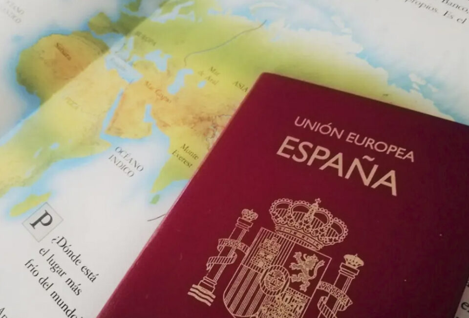 El pasaporte español, en el primer puesto de los pasaportes más poderosos del mundo en 2024