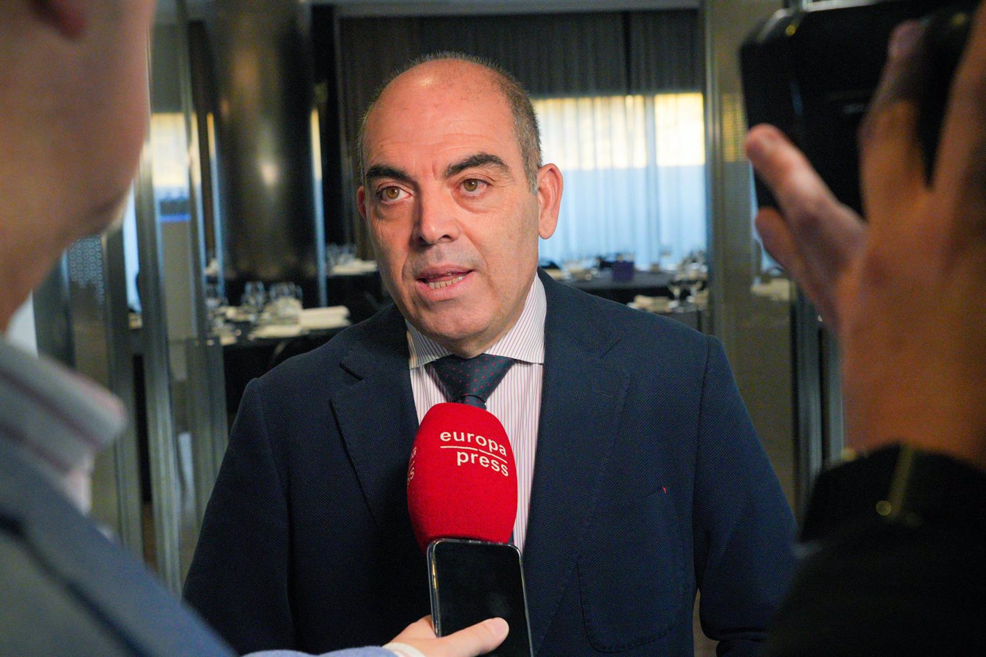 Amor lamenta que «es el peor enero de la última década» y avisa del «deterioro del crecimiento»