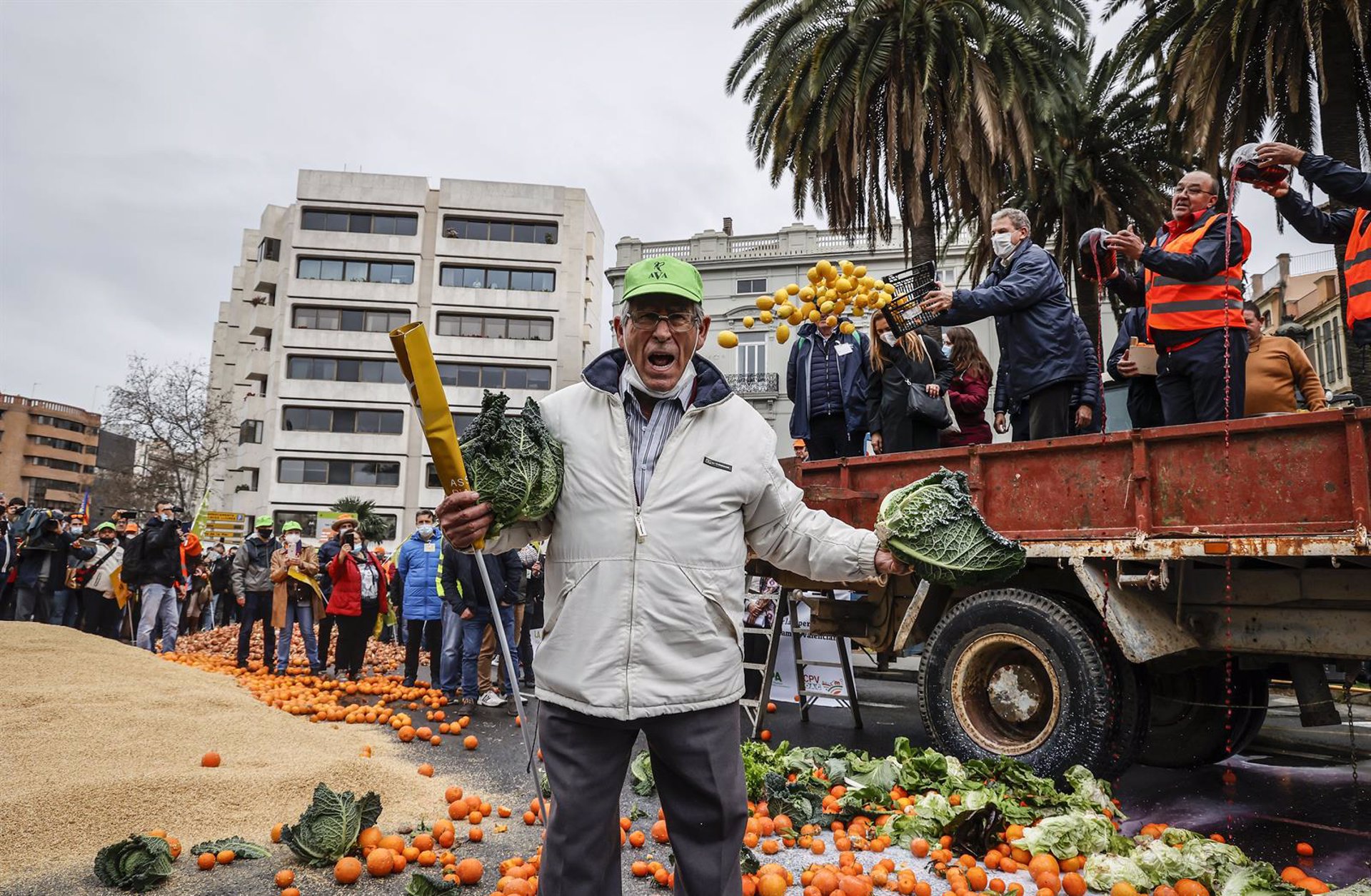 Los agricultores seguirán con el calendario previsto, con cortes de carreteras en febrero y marzo